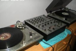 2xgramofon omnitronic 3250 plus mix djx 700